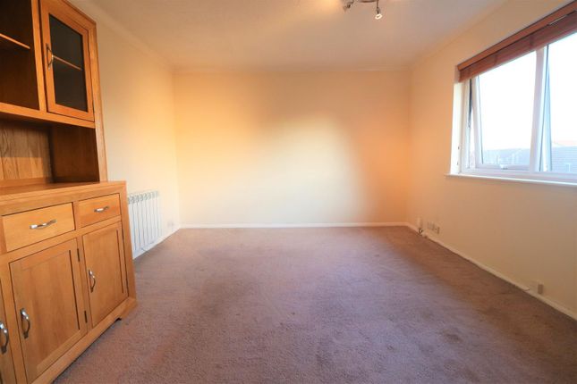 64a, Ryeland Close, West Drayton photo 3