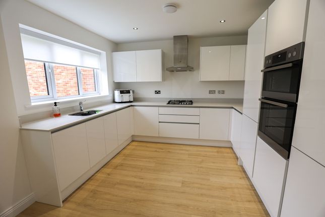 17 Walkden Way, Carnforth photo 2
