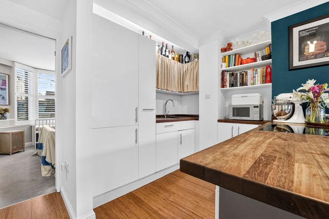 61a Woodstock Road, London photo 4
