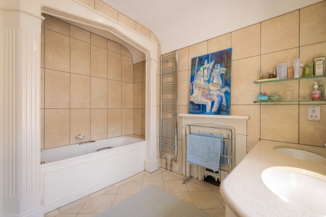 En Suite Bathroom