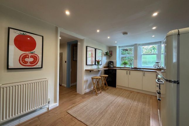 Flat B 9, Earls Avenue, Kent photo 3