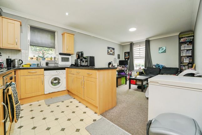 Flat D, 24, Dunalley Street, Gloucestershire photo 2