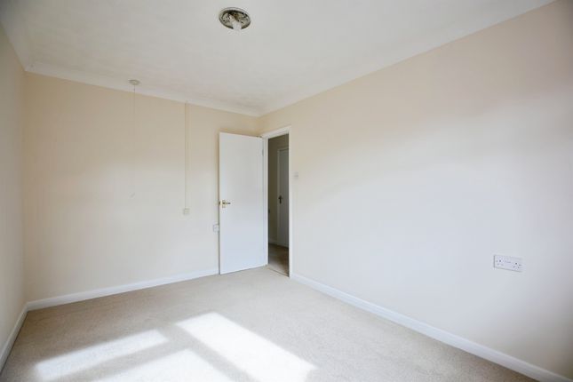 40, Vinery Court, Huntingdon photo 5