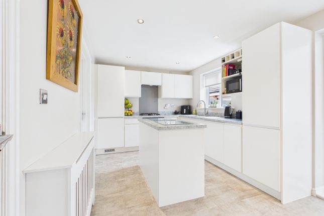 4, HOLME FARM WAY, PONTEFRACT photo 2