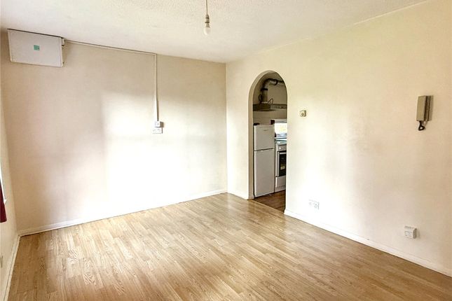 53,, Alexander Close, Barnet photo 4