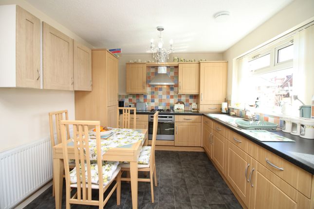 65, Broadway, Fleetwood photo 3