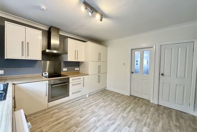 71, Westthorpe Road Killamarsh, Sheffield photo 5