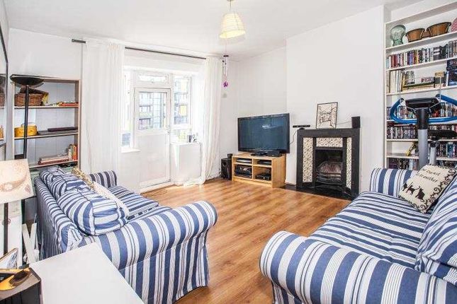 Bloemfontein Road White City Estate London W12 3 Bedroom Flat