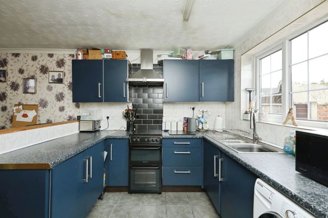 63, Hatfield Lane, Doncaster photo 4