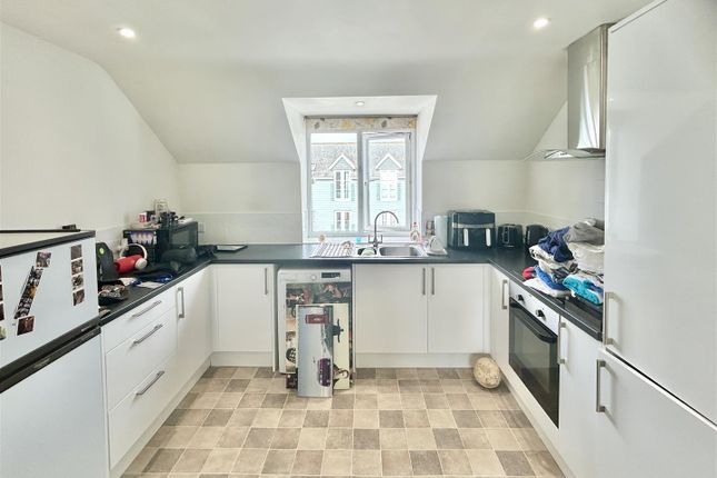 17 Gwealdues Court, Falmouth Road, Helston photo 4