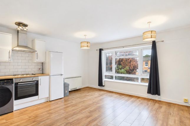 Flat 8 Ashlawn House, 13, Forfield Place, Leamington Spa photo 4