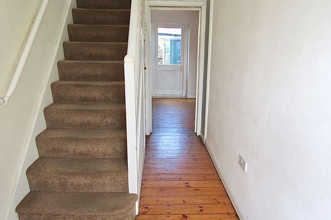 Falling Lane, West Drayton photo 4
