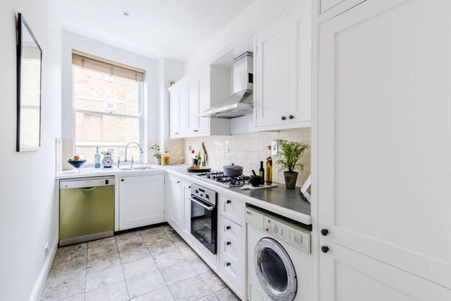 Flat for sale in Fulham Broadway, Fulham Broadway, London
