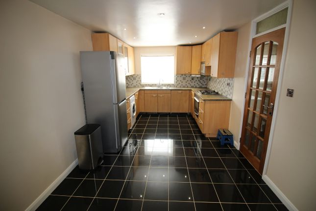 2, Dorking Close, Worcester Park photo 4