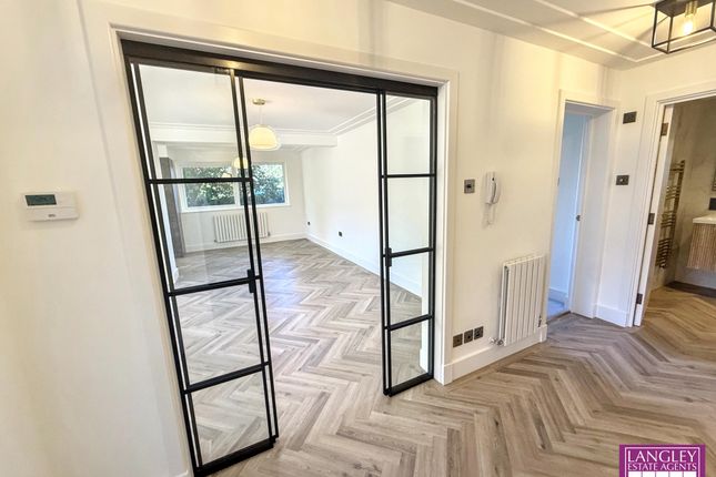 2, Flat 2, 37 Wickham Road photo 4