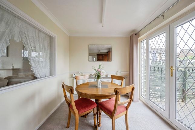 5, Ellesmere Grove, Doncaster photo 4