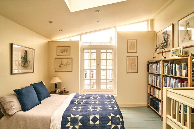 End terrace house for sale in Althorp Road, London