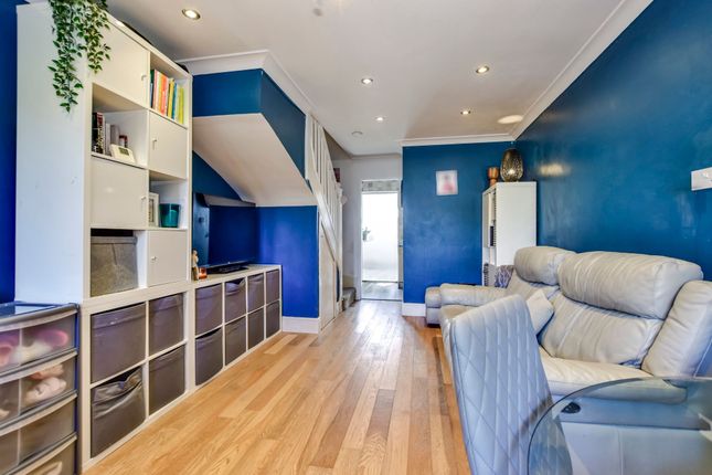 24 De Havilland Way, Abbots Langley photo 2