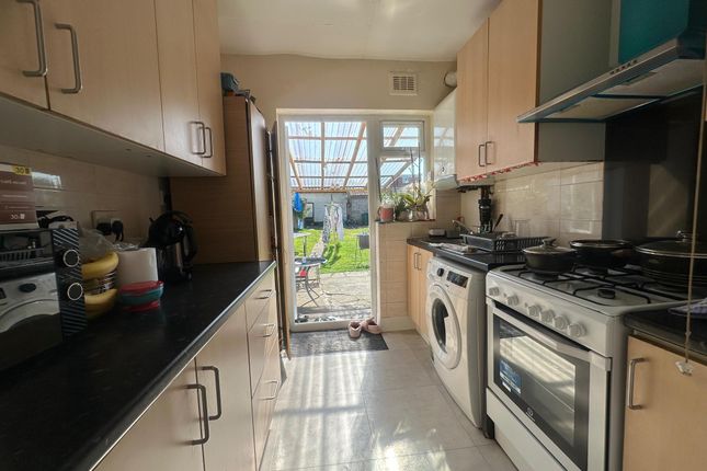 59, Vancouver Road, Edgware photo 3