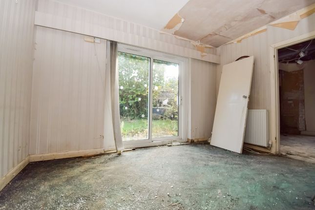 19, Pipers Close, Burnham photo 3