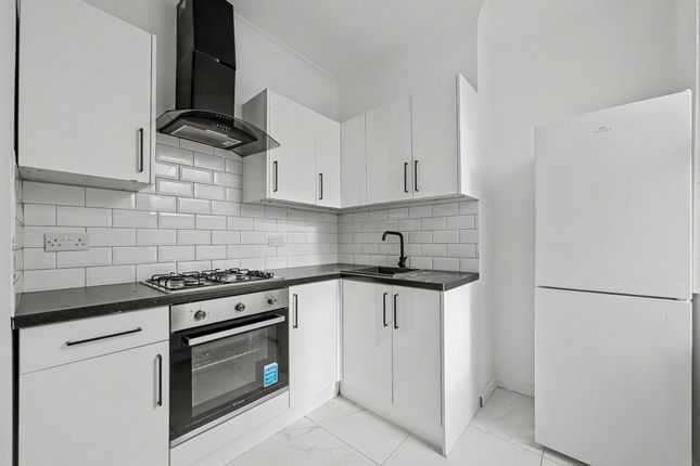 19, Raynham Avenue, Edmonton photo 3