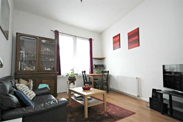 Thumbnail Flat to rent in Chapter Road, London