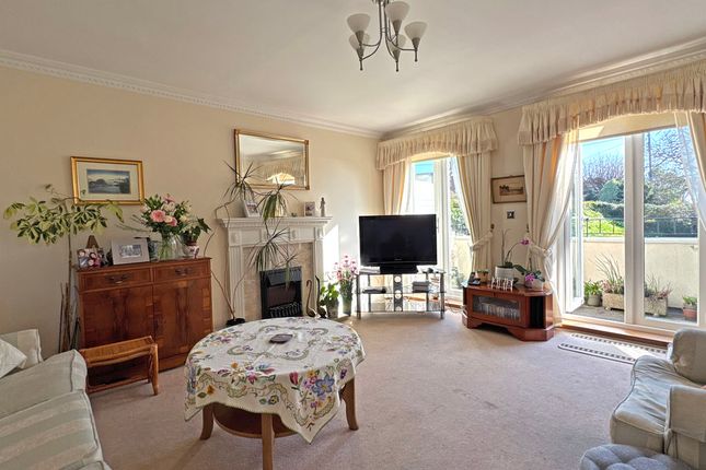 4 Regis Court, Hillside Road, Sidmouth photo 2