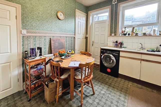 6, Cragg Terrace, Bradford photo 3
