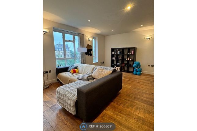 Thumbnail Flat to rent in Fraser House, London