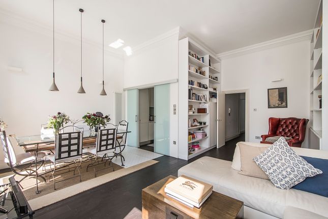 Flat 3, 3, St. Georges Square, London photo 4