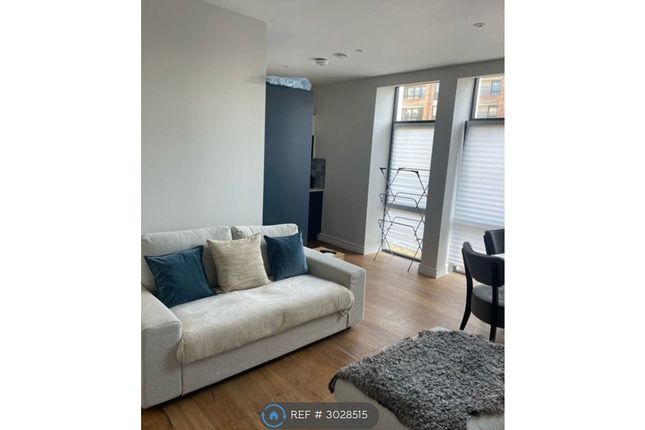 Flat, Littleworth Road, Esher photo 4