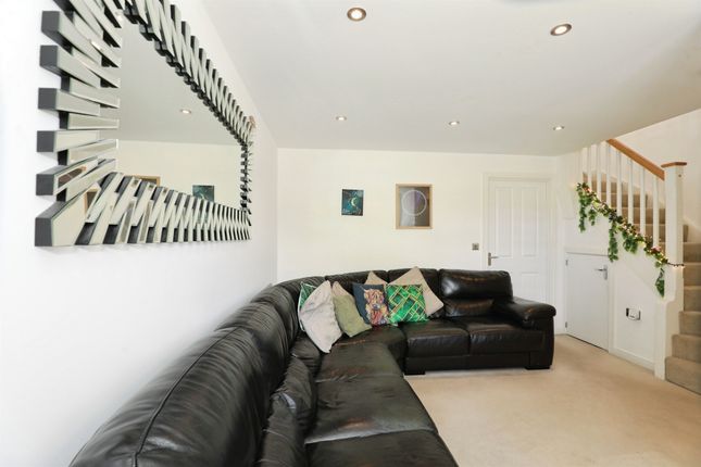 7, Vale Royal Close, Northwich photo 4