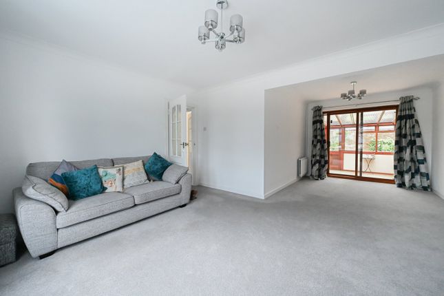 1, Strode Gardens, Ringwood photo 3