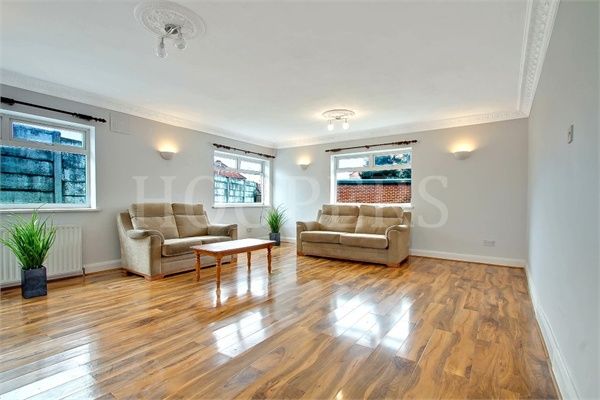 74, Warren Road, London photo 2