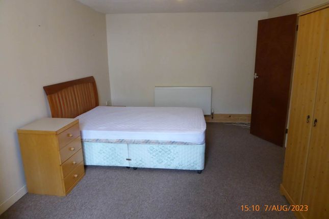 Carmarthen photo 4