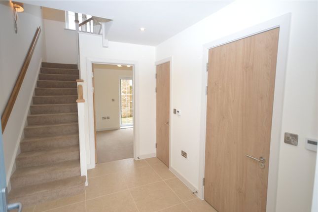 4, Canon Woods Close, Dorset photo 2