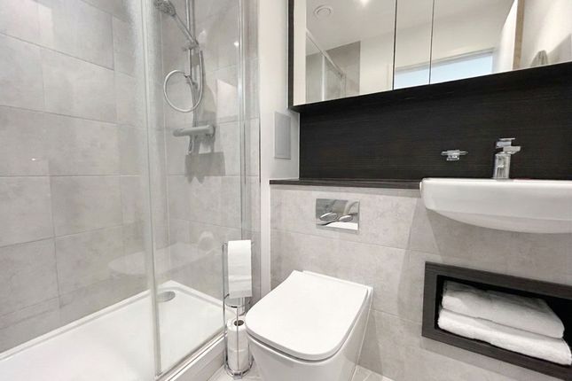 Flat 42, Wolff House, London photo 5