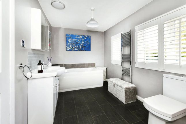 End terrace house for sale in Knights Way, Brentwood, Essex