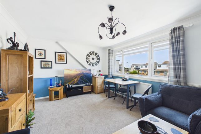 10B, Skomer Close, Porthcawl photo 4