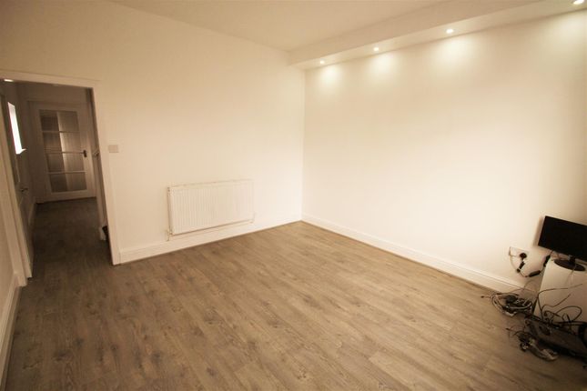 1, Mowbray Street, Ashton-Under-Lyne photo 2