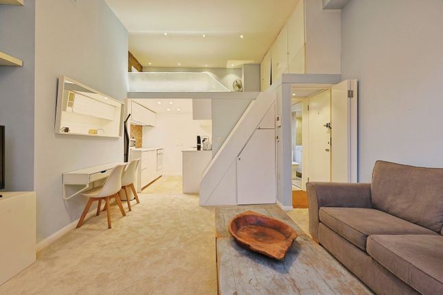 Flat 3, 2, Sinclair Road, London photo 4