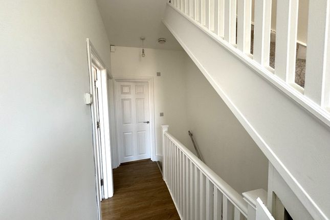 185A, Walton Road, Woking photo 4
