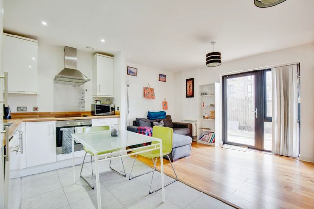 75, Williams Way, Wembley photo 4