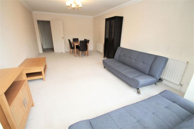 Flat to rent in Drummond Court, Roxborough Park, Harrow On The Hill