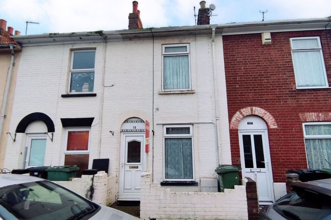 Terraced house to rent in Pier Place, Great Yarmouth
