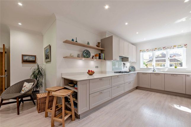 Claymore, 2, Oak Close, Tadley photo 3
