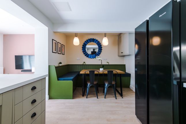 9, Capricorn Way, Salford photo 4