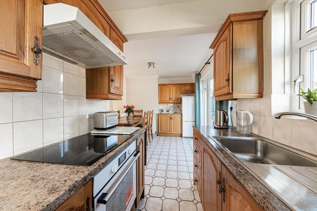 56 Whitstable Road, Faversham photo 4