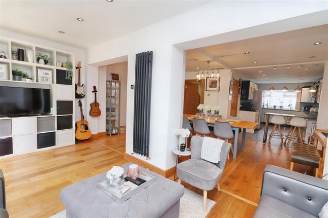 Town house for sale in Cavendish Crescent, Elstree, Borehamwood