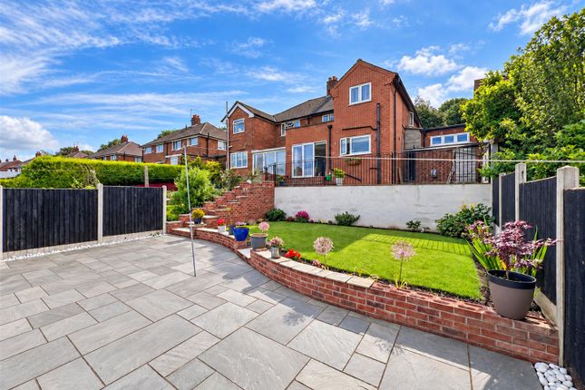 25, Windsor Drive, Leek photo 2